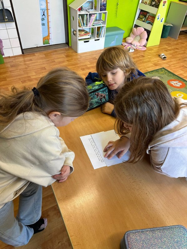 V�ro�� 150 let obecn� knihovny